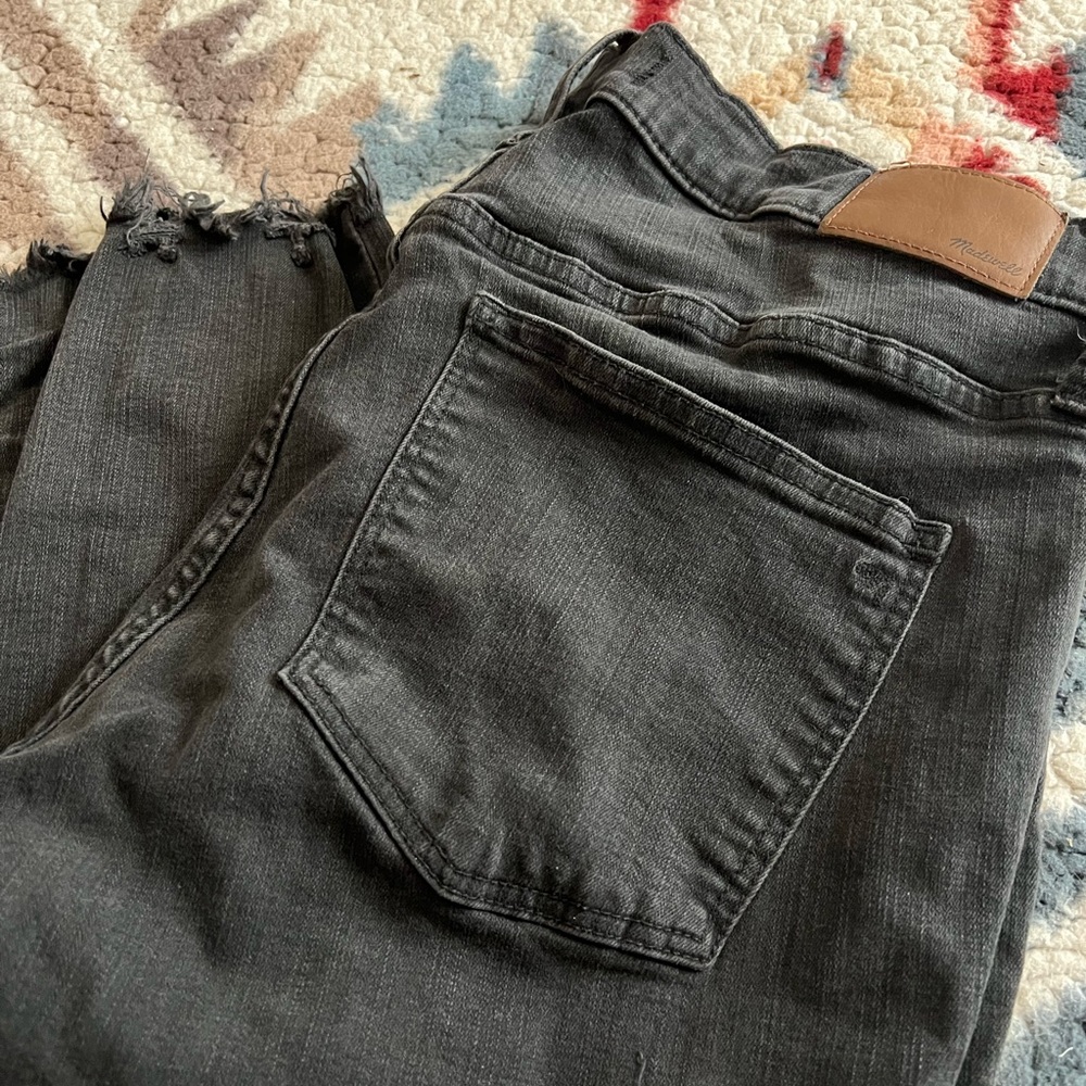 Madewell 9 inch high rise skinny jeans distressed hem black - 31